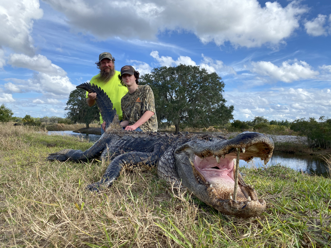 Florida Alligator Hunting with Outwest Farms (1)