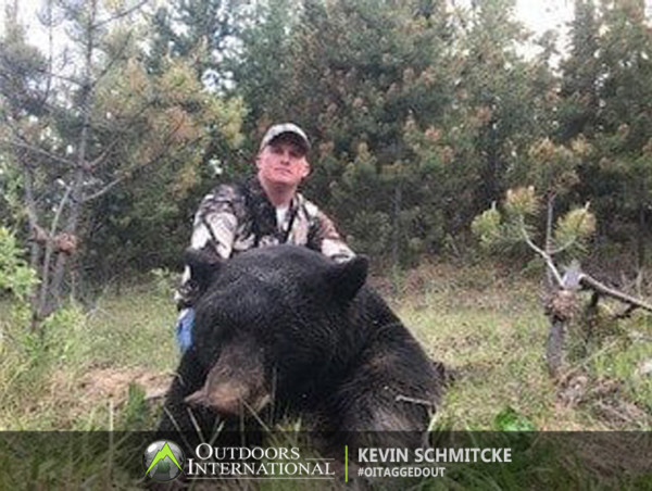 The bear hunting was excellent. We saw double figures in bears each day we were hunting, with several opportunities on stalks each day.