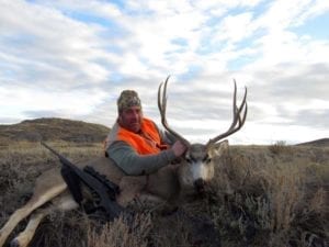 Long range mule deer hunting