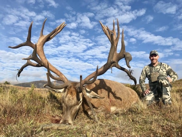6 night, 7-day hunting package for Red stag, Chamois and Tahr in Wanaka, New Zealand.