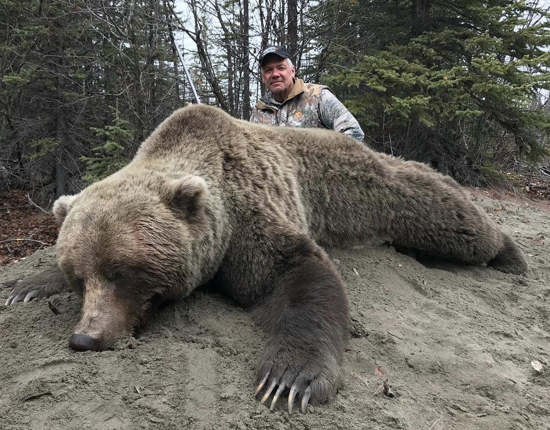 Yukon grizzly bear hunts