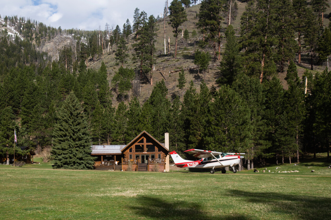 Flying into Pistol Creek